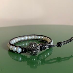 Leather and Pearls Bracelet